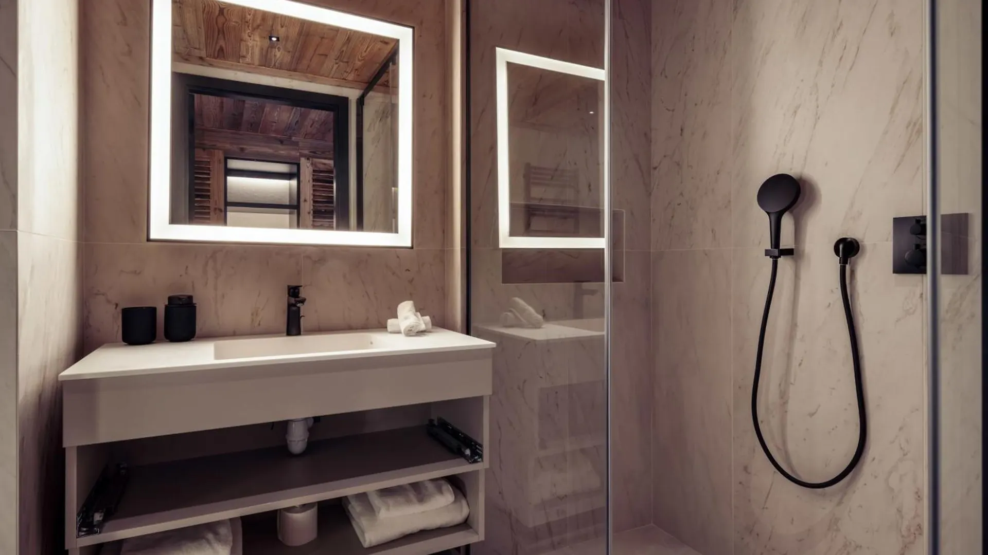 Antares Sirius 101 - Prestigious Ski Inski Out Apartment Meribel France