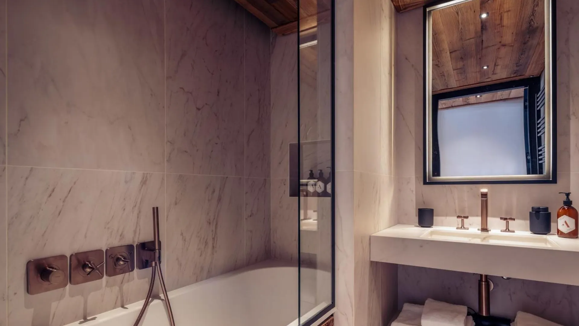 Antares Sirius 101 - Prestigious Ski Inski Out Apartment Meribel